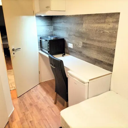 Landhaus Studios Accommodation *
